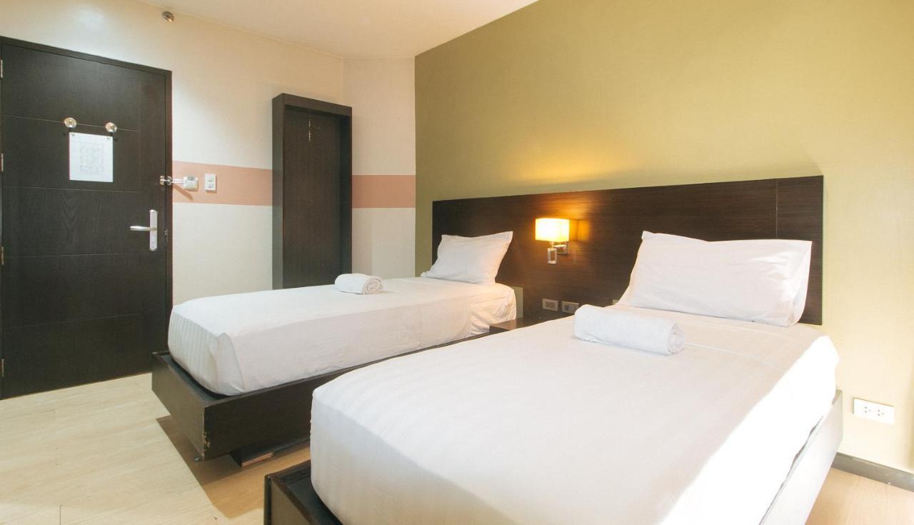 סן פדרו מקאטי Lorenzzo Suites Hotel מראה חיצוני תמונה