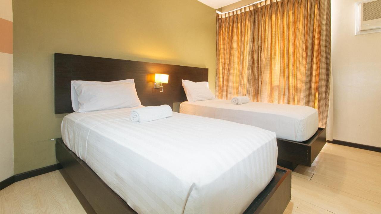 סן פדרו מקאטי Lorenzzo Suites Hotel מראה חיצוני תמונה