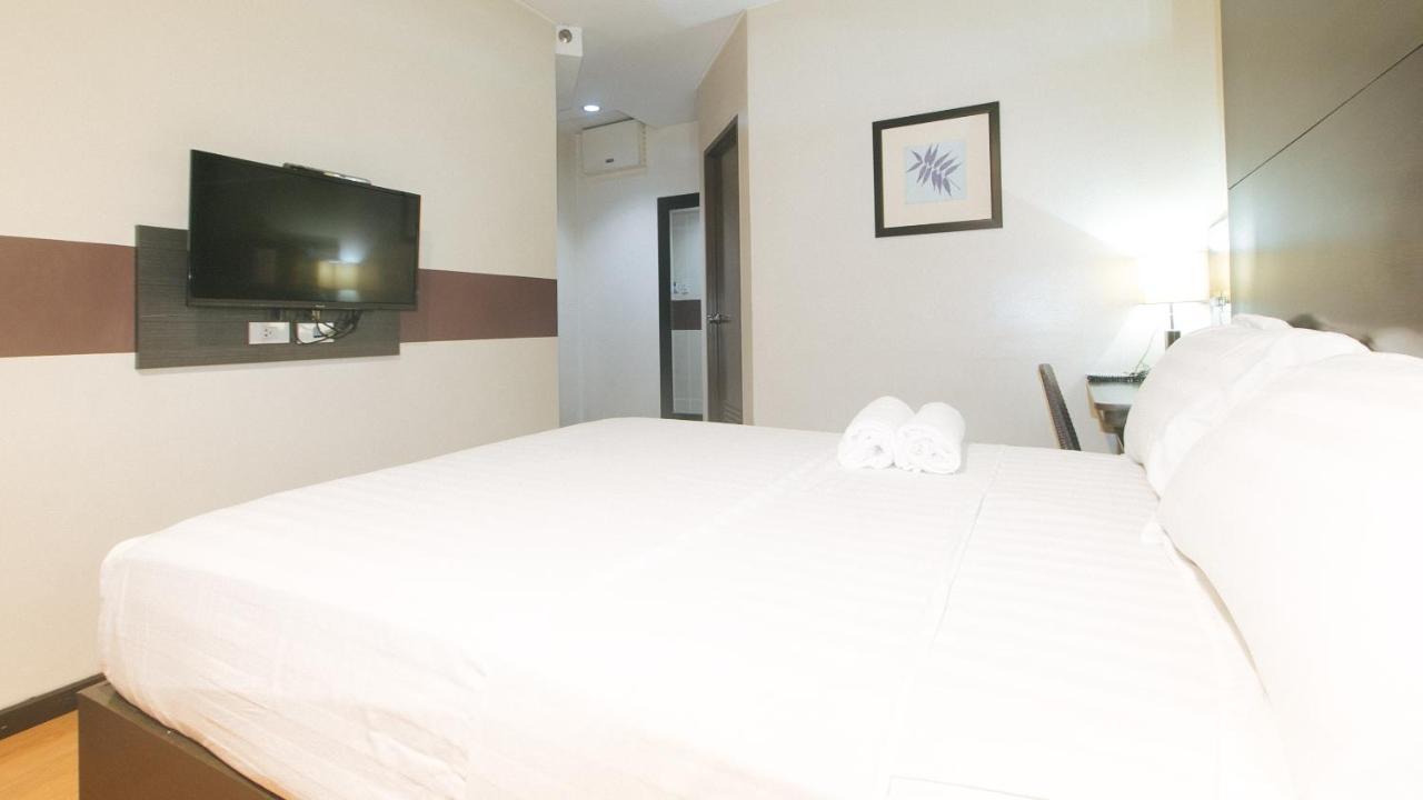 סן פדרו מקאטי Lorenzzo Suites Hotel מראה חיצוני תמונה