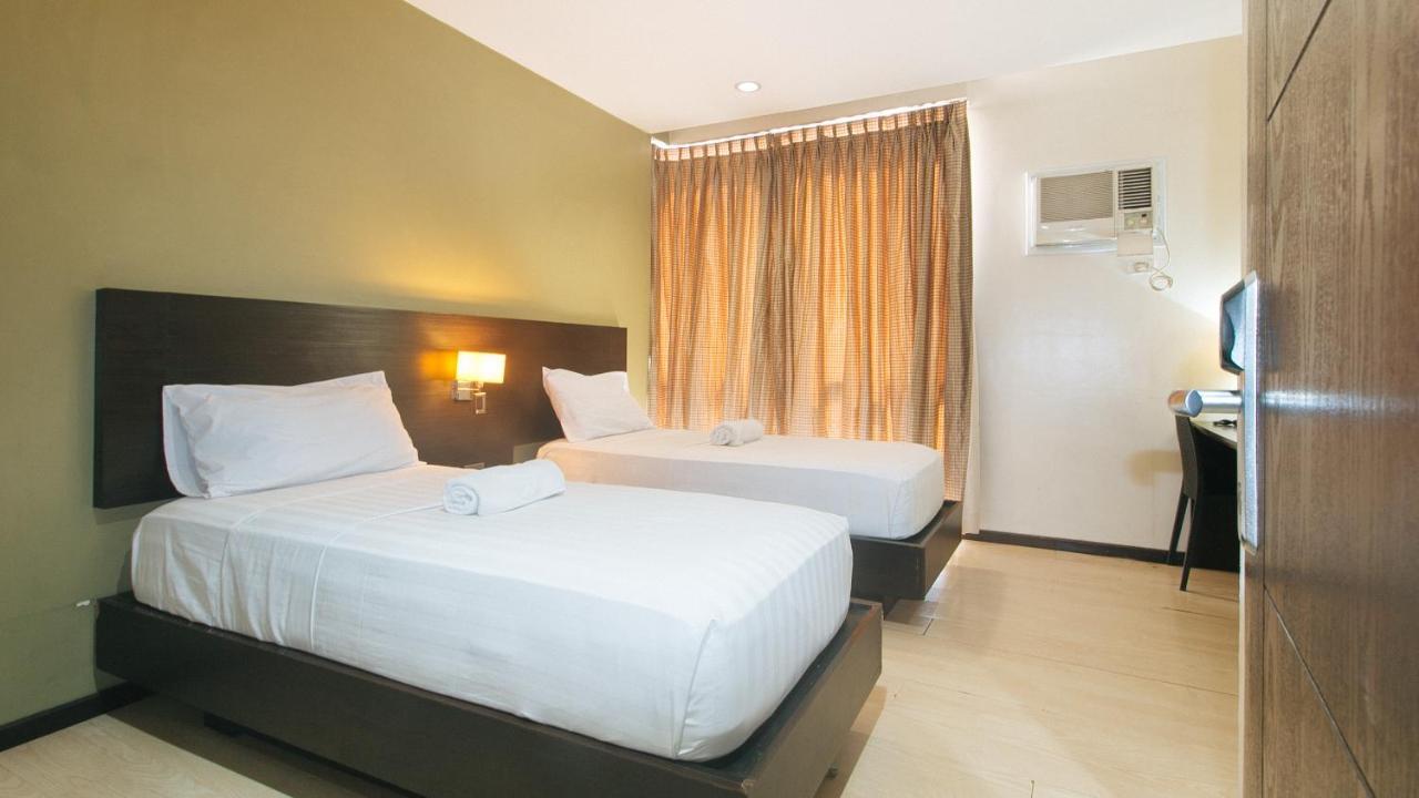 סן פדרו מקאטי Lorenzzo Suites Hotel מראה חיצוני תמונה