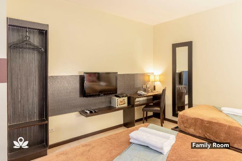 סן פדרו מקאטי Lorenzzo Suites Hotel מראה חיצוני תמונה